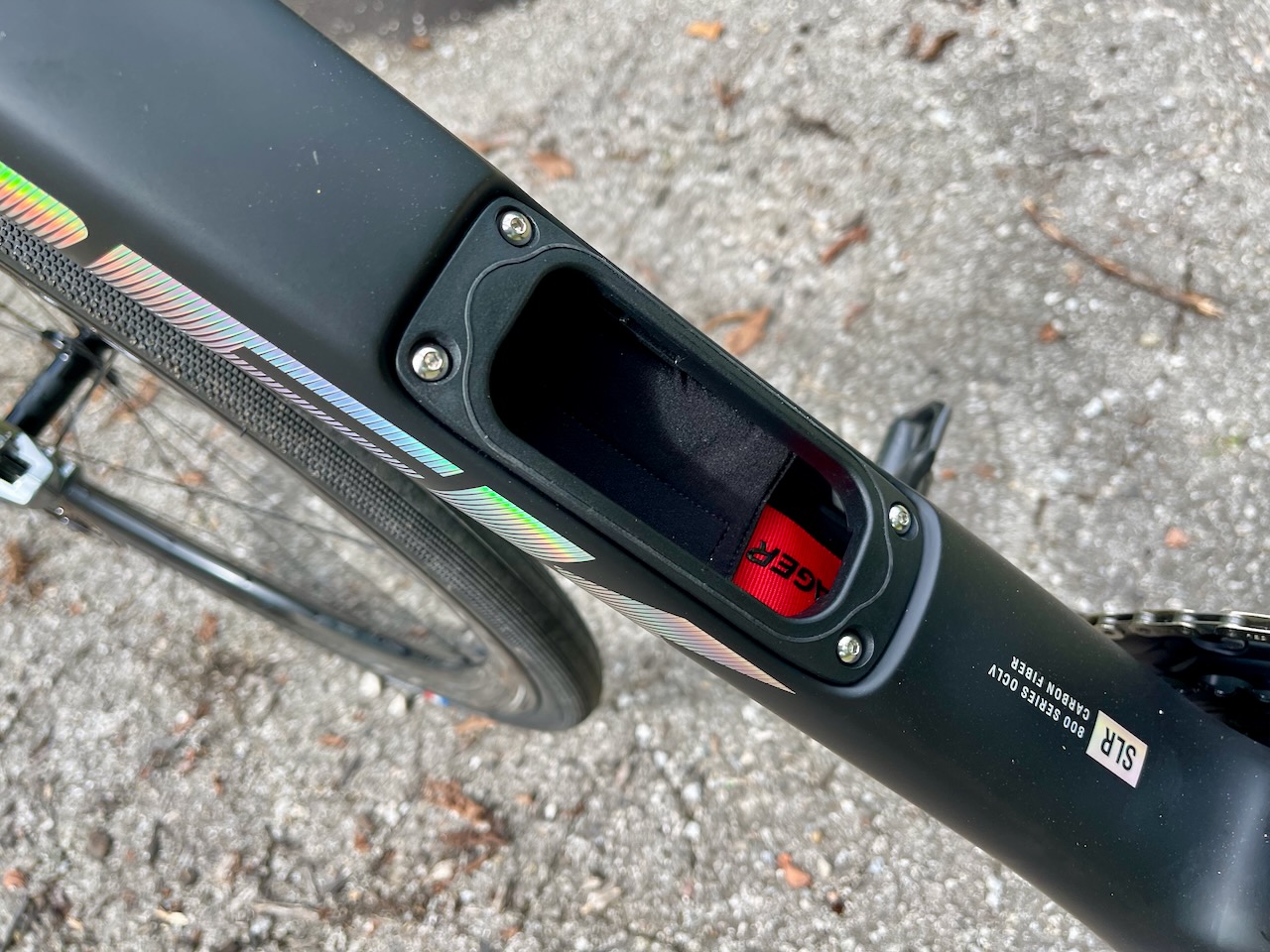 Trek Domane SL Gen 4 vano portaoggetti integrato