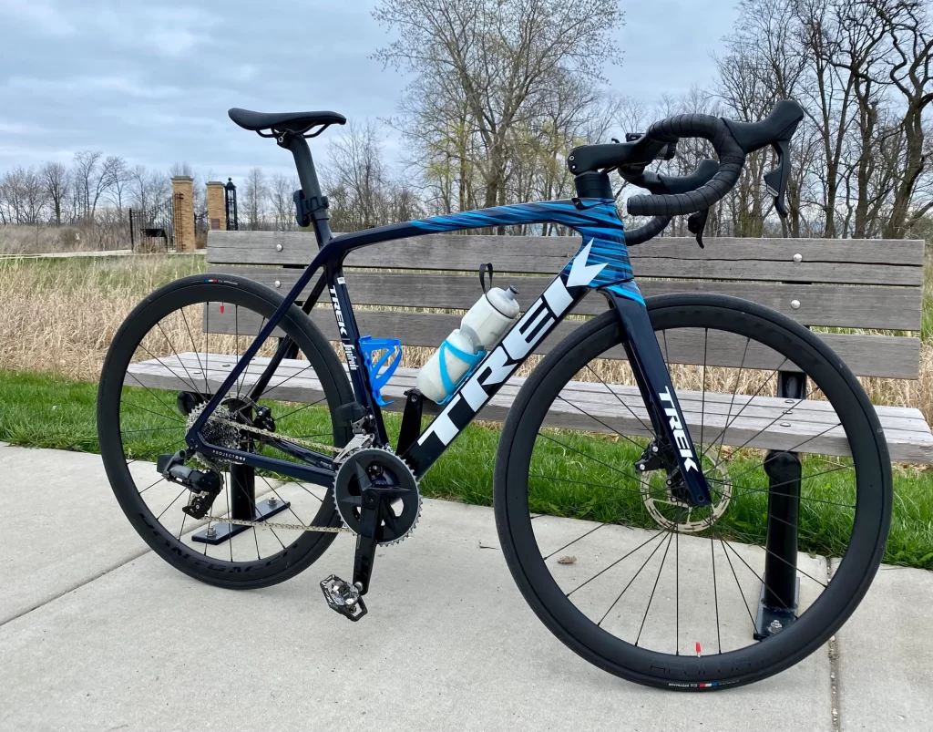 Trek Emonda SLR 2025 in salita
