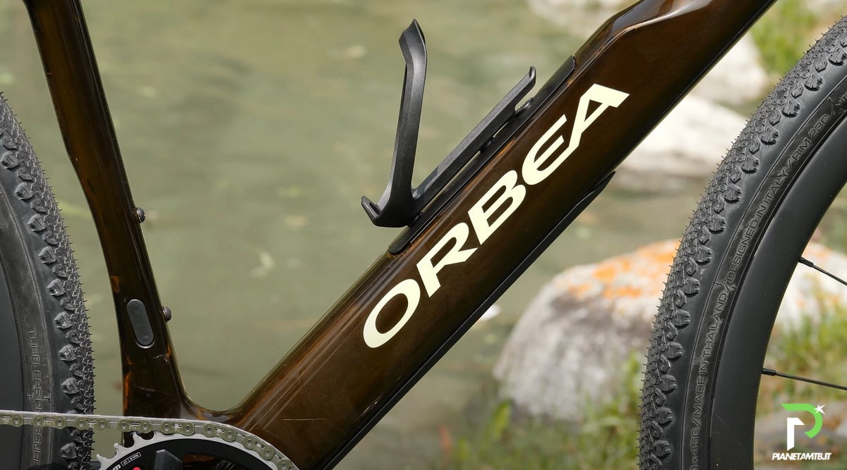 Orbea Terra 2026 sistema storage LOCKR XXL nel tubo obliquo