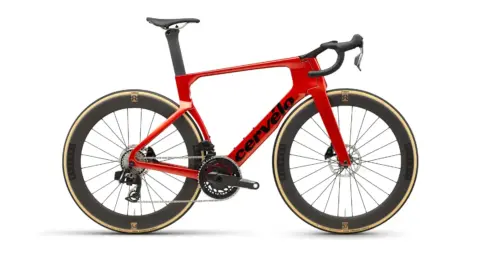 Cervélo S5 Force AXS 2026, bici completa con ruote Reserve 57 e 64