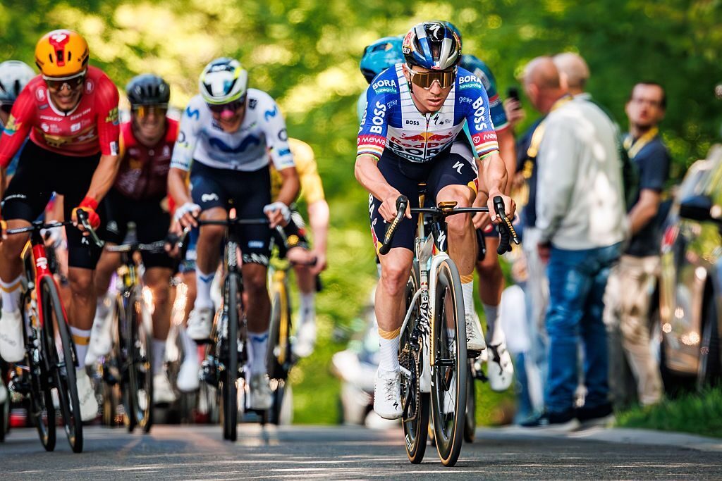 Remco Evenepoel in allenamento verso il Tour de France 2026 con Red Bull-Bora-hansgrohe