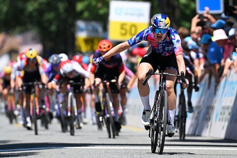 Zoe Bäckstedt vince la tappa 3 del Tour de Suisse Women 2026 a Bad Ragaz