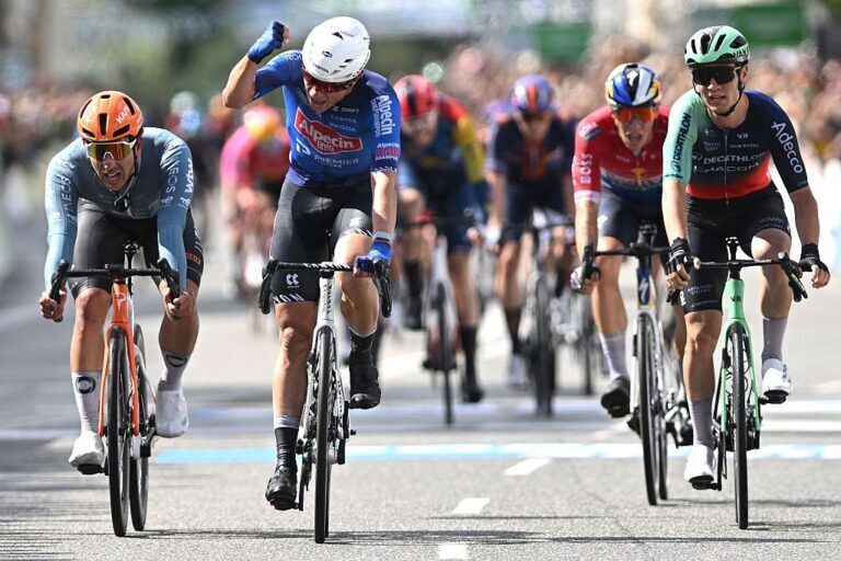 Jasper Philipsen vince il Copenhagen Sprint 2026 a Copenhagen