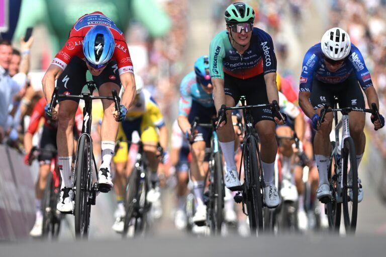 Tim Merlier vince la tappa 2 del Baloise Belgium Tour 2026 a Knokke-Heist