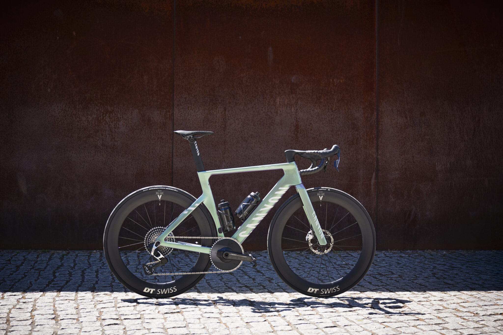 Canyon Aeroad CFR 2026 con nuovo cockpit CP0053 Race