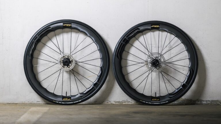 Ruote FIR FC 50 Pro CS con raggi in carbonio Sapim