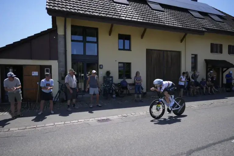 Marlen Reusser vince la cronometro di Aarburg al Tour de Suisse Women 2026