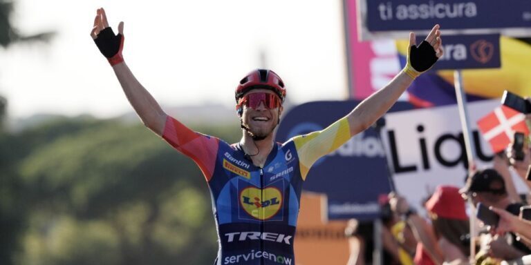 Jonathan Milan in azione al Giro d’Italia 2026