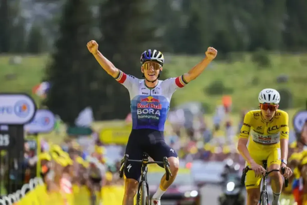 Remco Evenepoel vince una tappa del Tour de France 2026