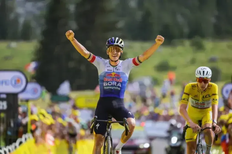 Remco Evenepoel vince una tappa del Tour de France 2026