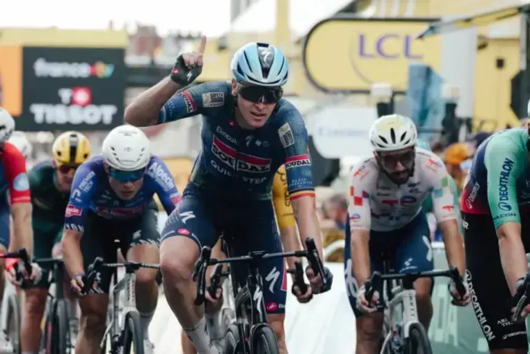 Tim Merlier vince la tappa 12 del Tour de France 2026 a Chalon-sur-Saône