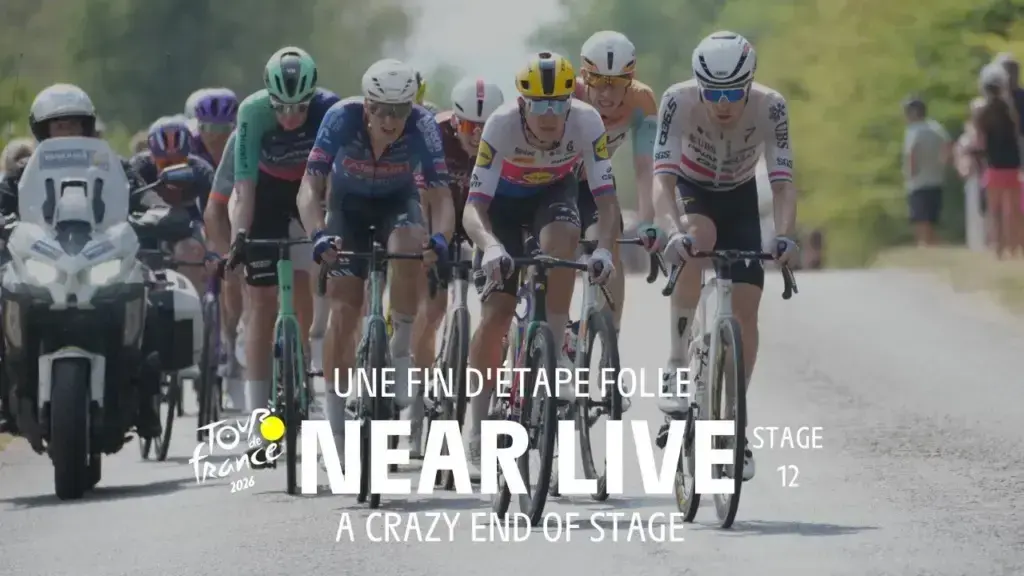 Il gruppo nel finale della tappa 12 del Tour de France 2026