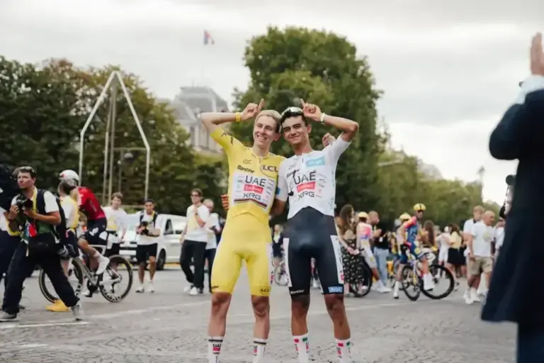 Mathieu van der Poel vincitore della tappa 21 del Tour de France 2026