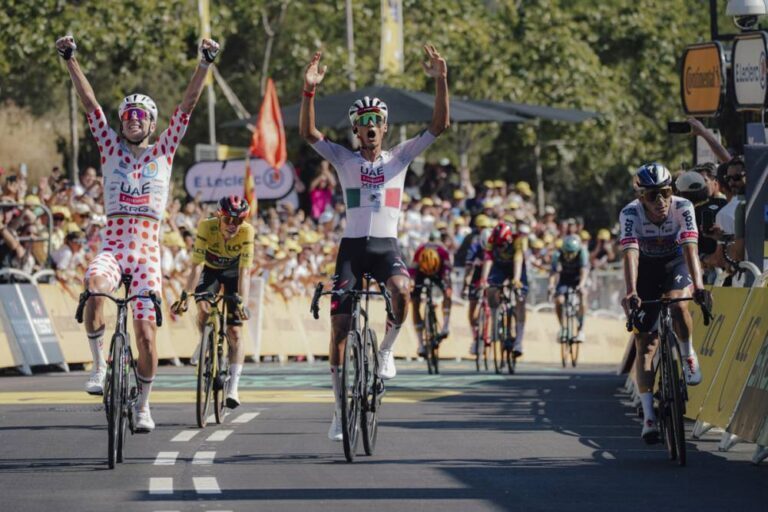 Isaac Del Toro vince la tappa 2 del Tour de France 2026 davanti a Tadej Pogacar e Remco Evenepoel