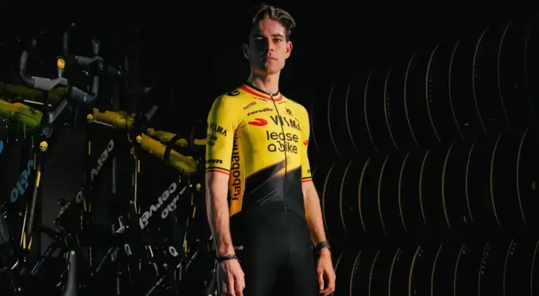 Wout van Aert con la maglia Team Visma Lease a Bike 2026