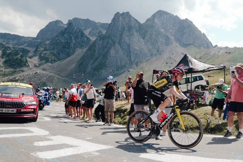 Jonas Vingegaard solo sul Tourmalet al Tour de France 2026