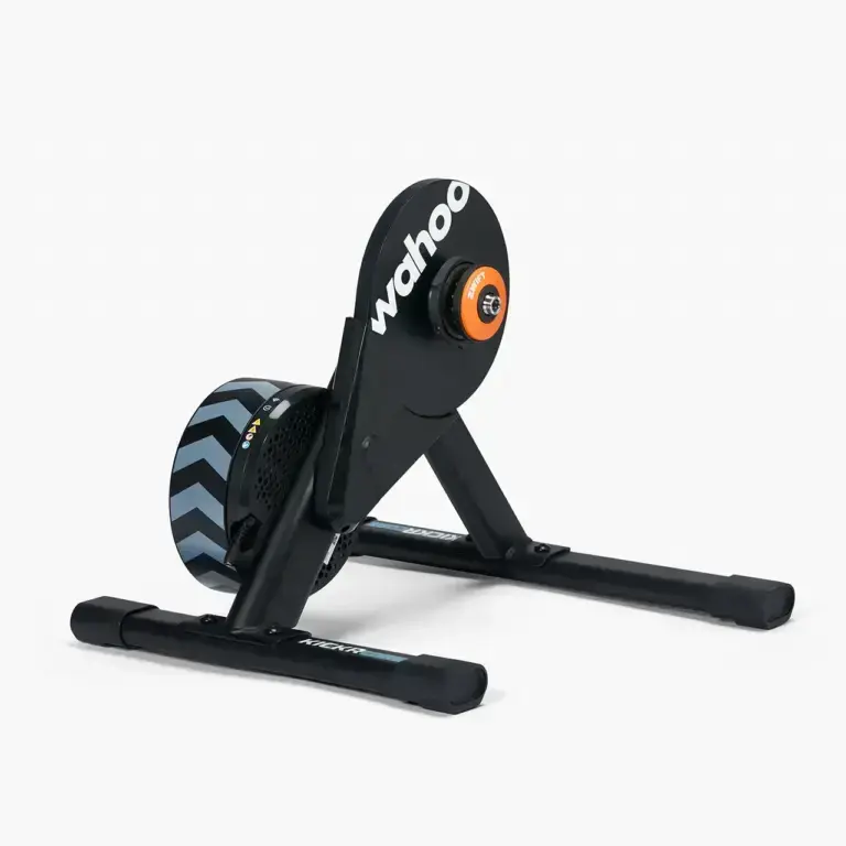 Wahoo KICKR CORE 2 con Zwift Cog e Click