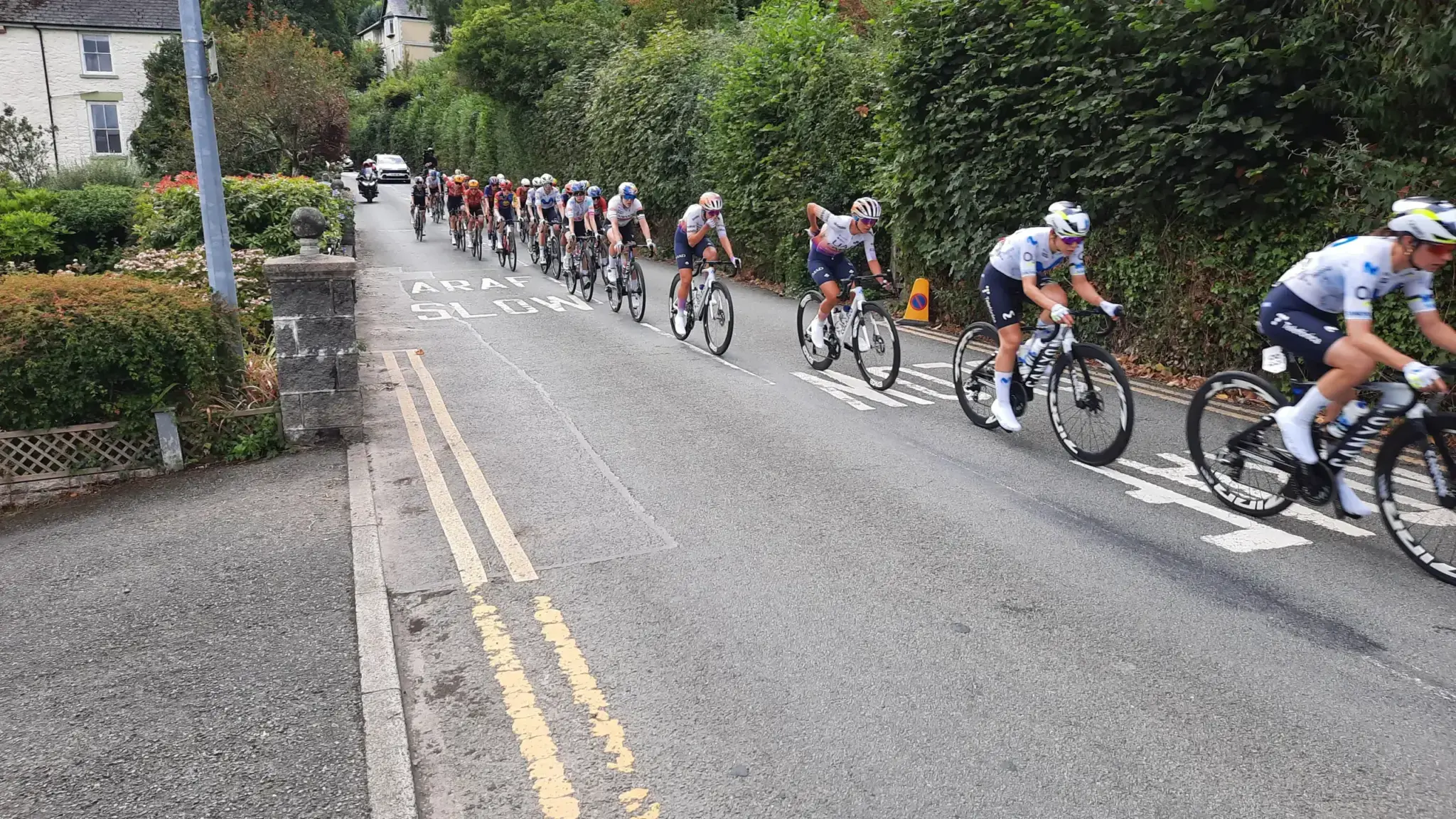 Gruppo in gara nella tappa 3 del Tour of Britain Women 2026
