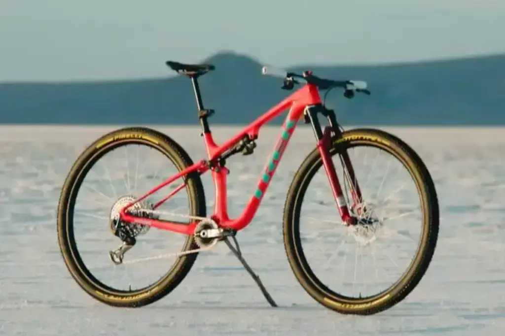 Prototipo Trek MTB da 32 pollici per la Coppa del Mondo XCO