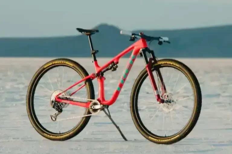 Prototipo Trek MTB da 32 pollici per la Coppa del Mondo XCO