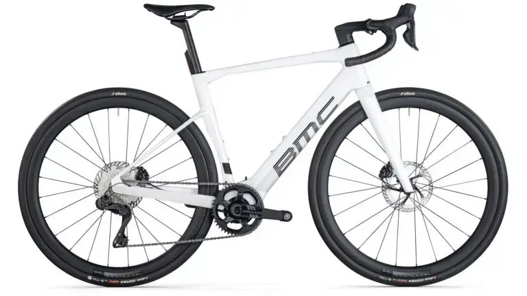 BMC Roadmachine 01 AMP ONE 2026, bicicletta completa