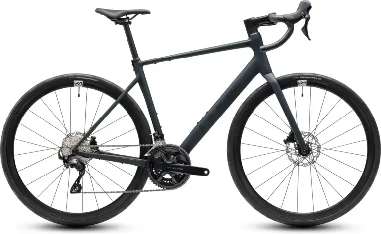 Cube Attain SLX black´n´chrome, MY2027. Foto: CUBE Bikes.