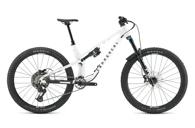 Commencal META V5 ESSENTIAL PURE WHITE 2027: bici completa