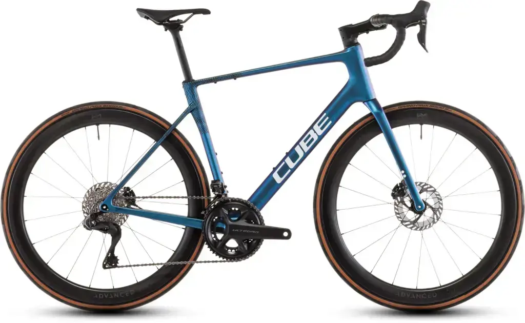 Cube Attain C:62 SLT 2026, codice 125710 shiftmint e bianco, vista laterale della bici completa