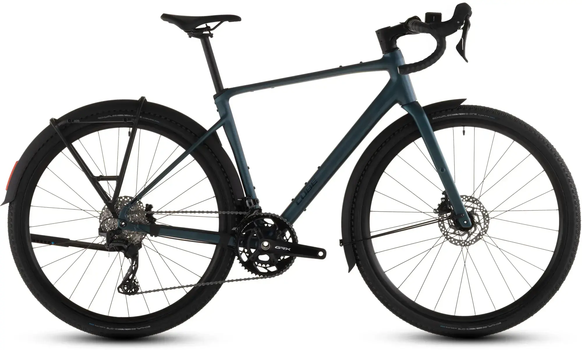 Cube Nuroad Race FE 2026 con parafanghi, portapacchi e luci, vista laterale