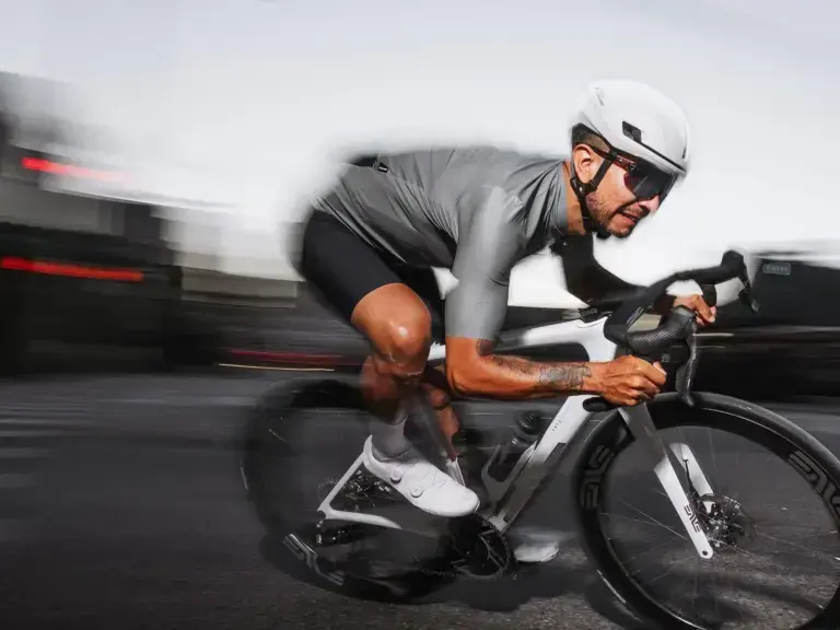 Nuova ENVE Melee V2, bici da corsa aero leggera