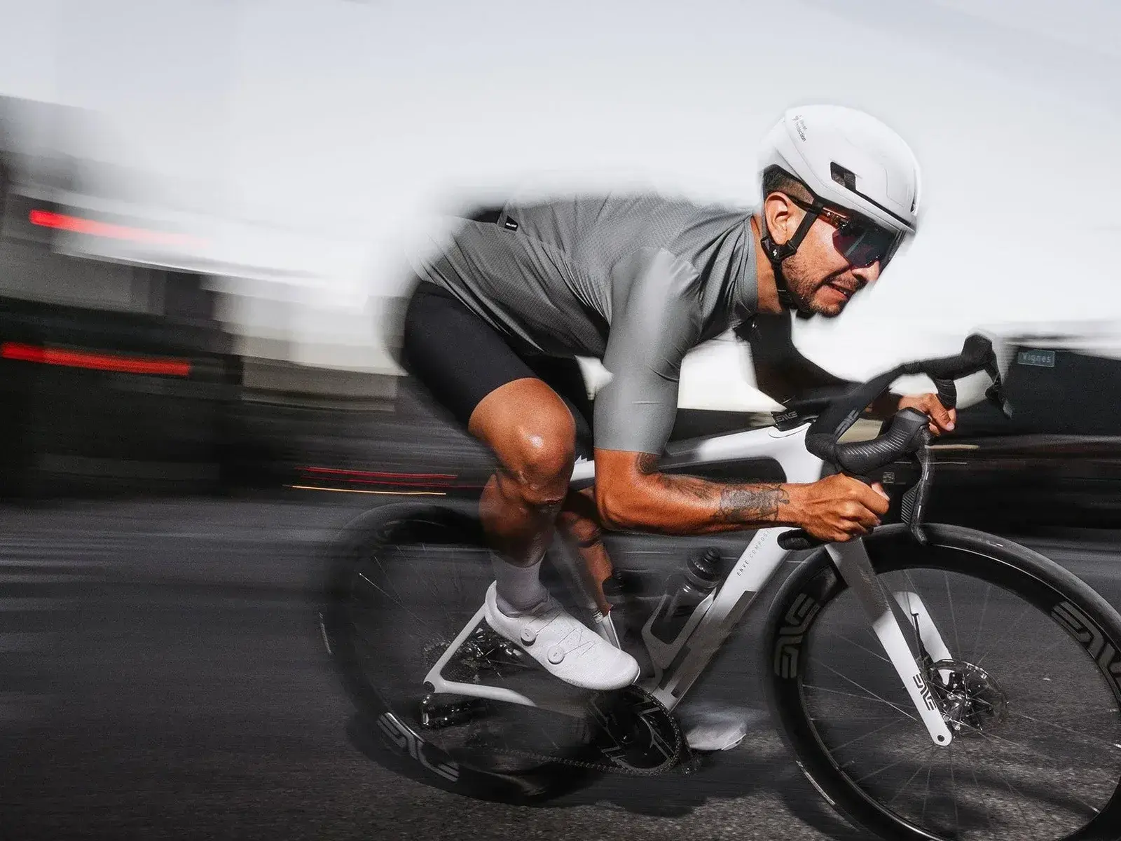 Nuova ENVE Melee V2, bici da corsa aero leggera