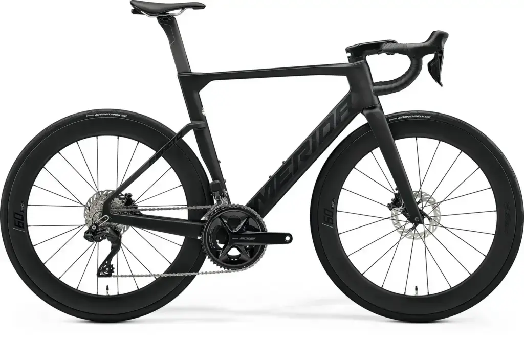 Merida REACTO 6000 MY2026: configurazione e colore della scheda ufficiale italiana. Foto Merida.