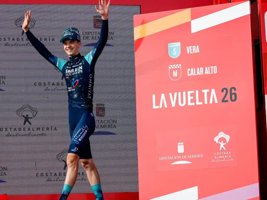 Jakob Omrzel sul podio dopo la vittoria a Calar Alto