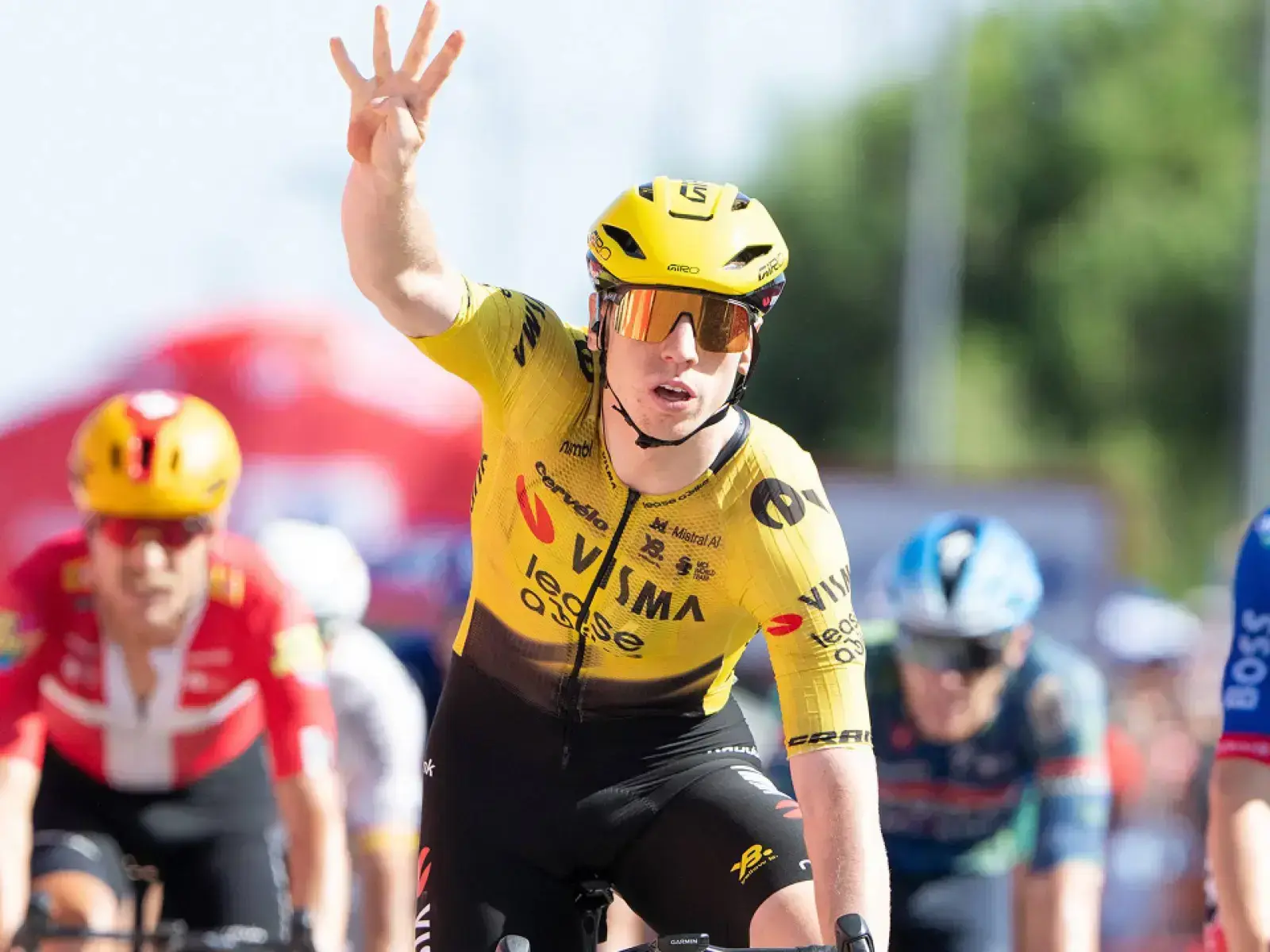 Matthew Brennan vince la tappa 16 della Vuelta 2026