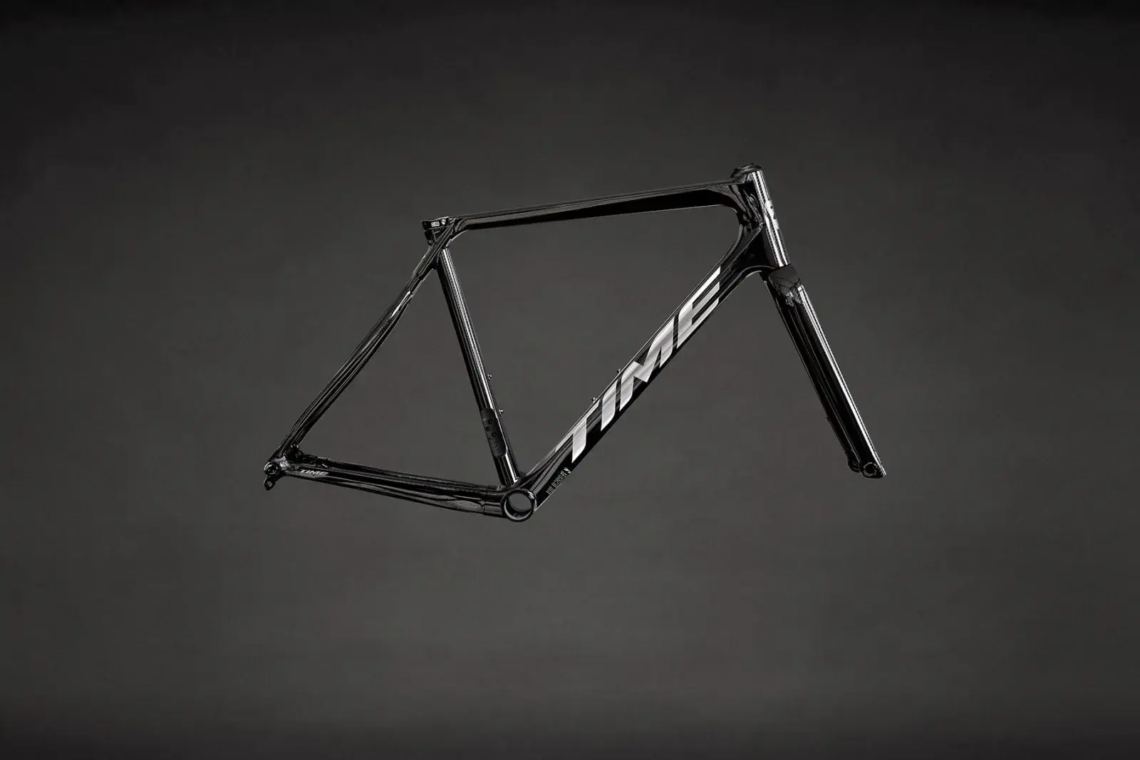Kit telaio TIME NXR 2026 in carbonio, vista laterale completa
