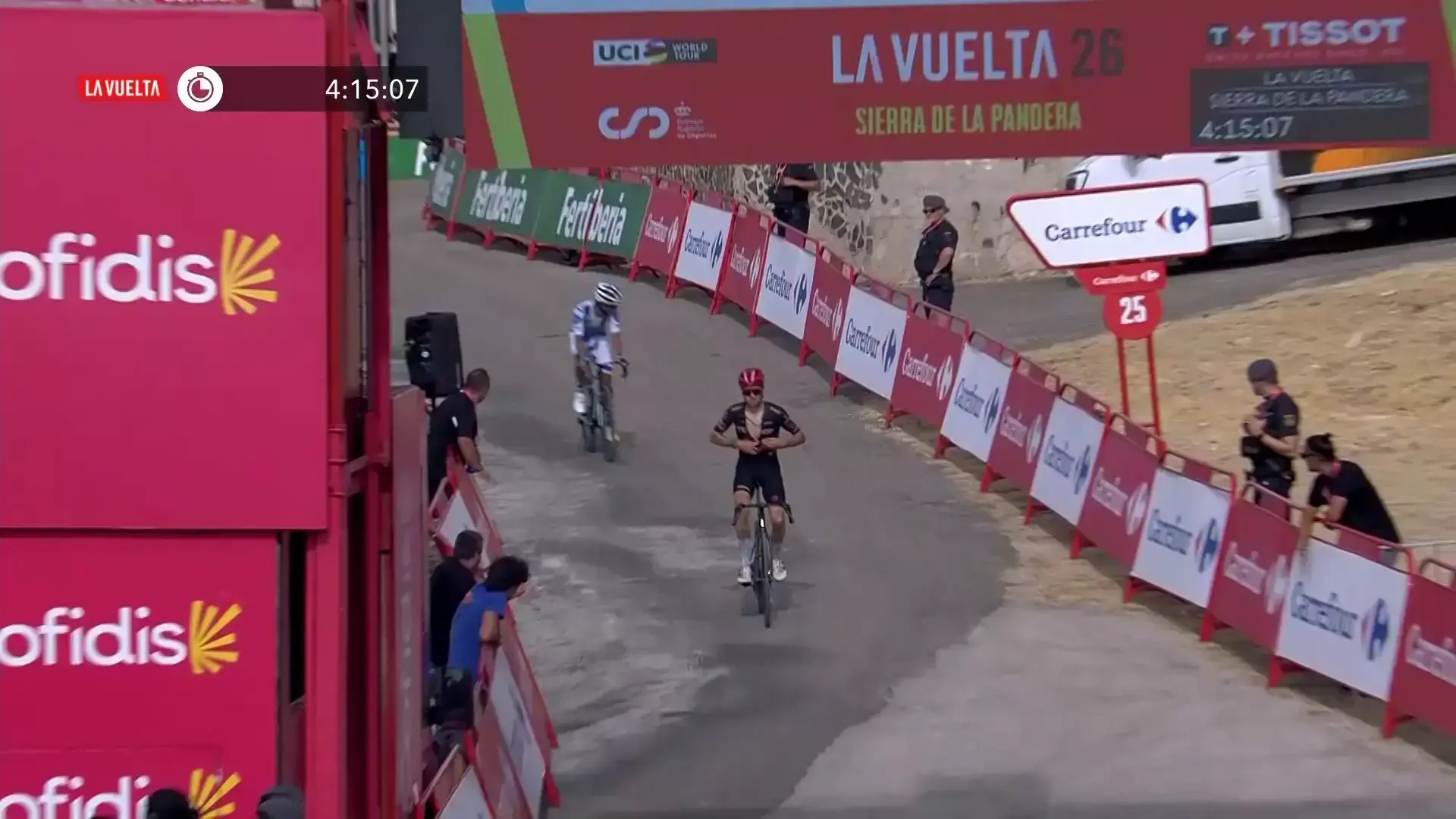 Marco Brenner festeggia la vittoria nella tappa 14 della Vuelta 2026 alla Pandera