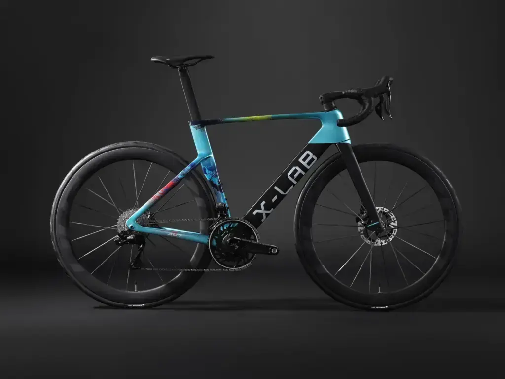 XDS X-Lab AD9 2026 fotografata nella configurazione ufficiale
