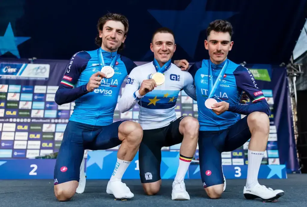 Evenepoel con Ciccone e Scaroni sul podio degli Europei uomini elite del 4 ottobre 2026