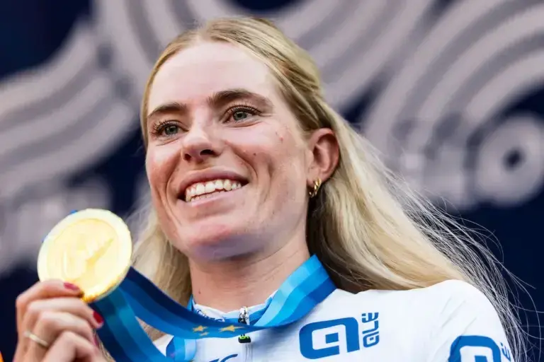 Demi Vollering con la medaglia d’oro agli Europei donne elite del 3 ottobre 2026