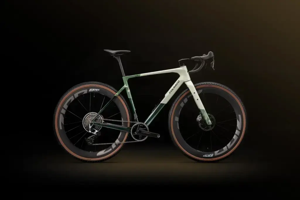Colnago G5-X Carbon Green con SRAM RED XPLR e ruote Zipp 303 XPLR SW