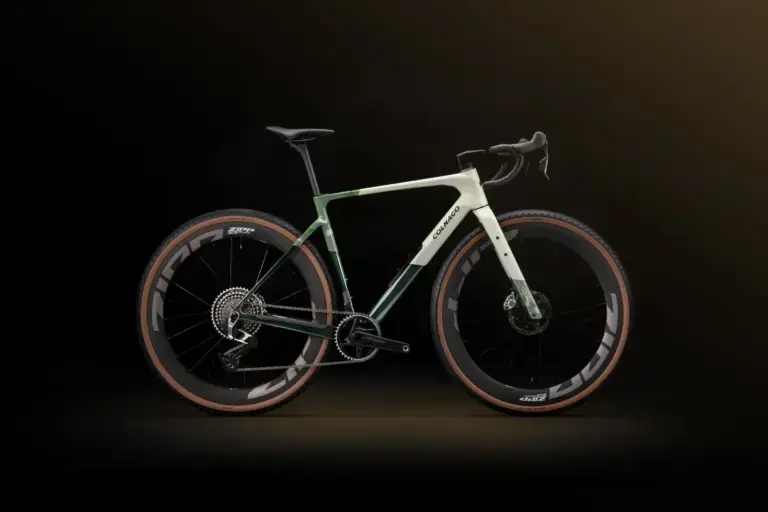Colnago G5-X Carbon Green con SRAM RED XPLR e ruote Zipp 303 XPLR SW