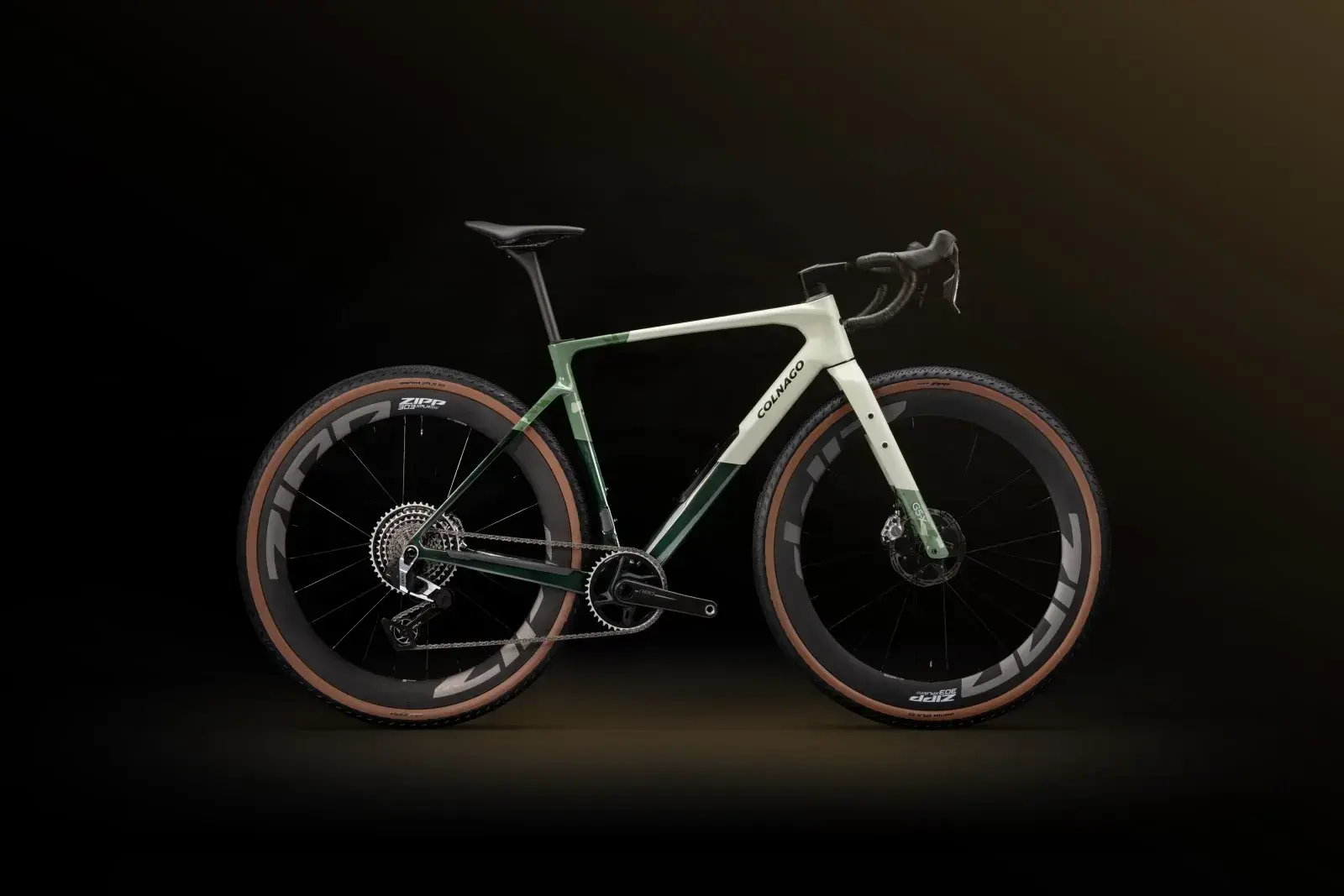 Colnago G5-X Carbon Green con SRAM RED XPLR e ruote Zipp 303 XPLR SW