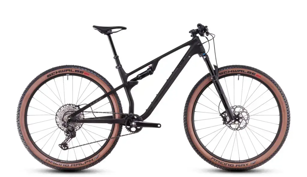 Cube AMS ZERO99 C:68X Race 833100, bicicletta completa vista dal lato trasmissione