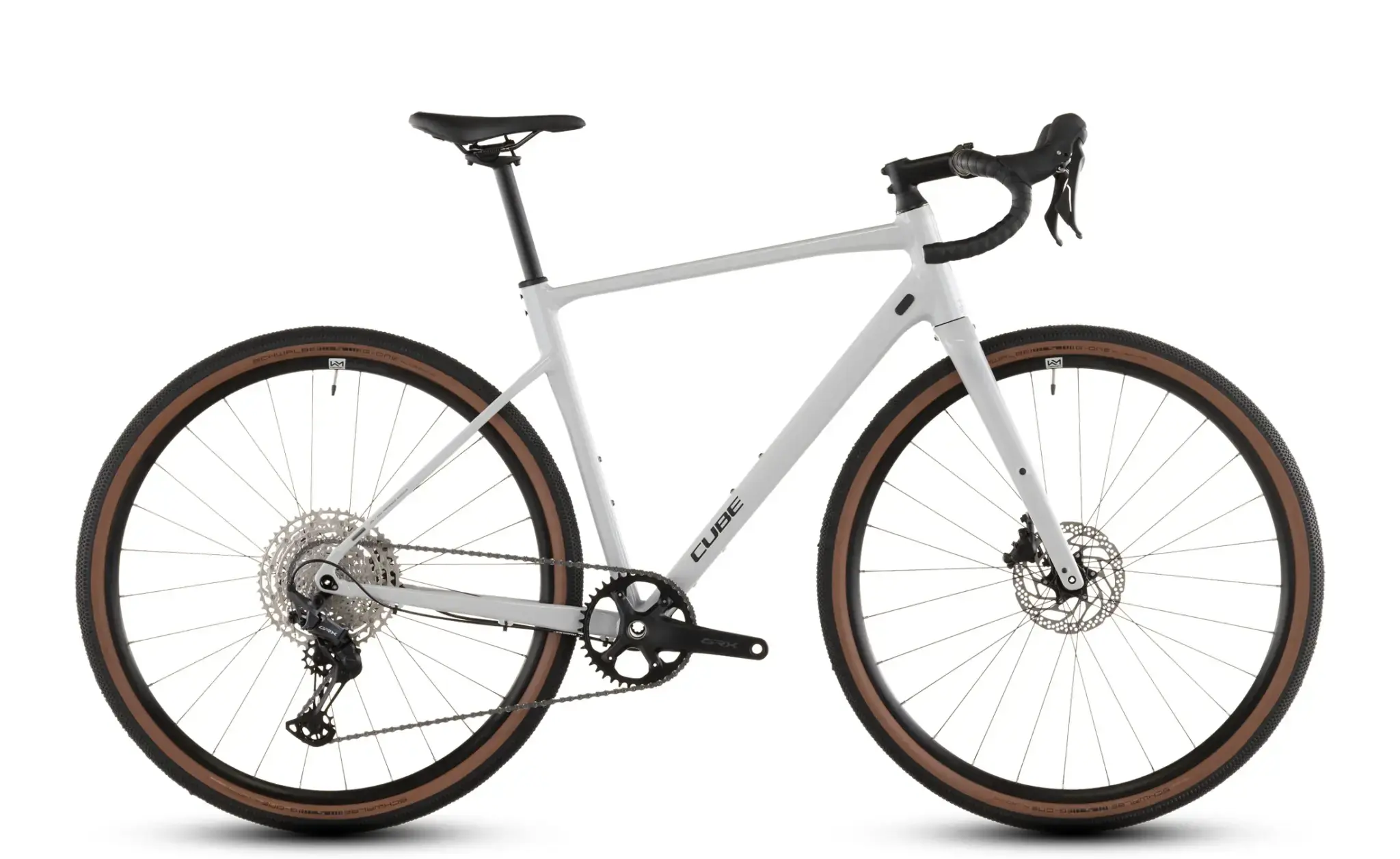 Cube Nuroad EX 129400 con ruote Newmen Performance X.R.25 montate