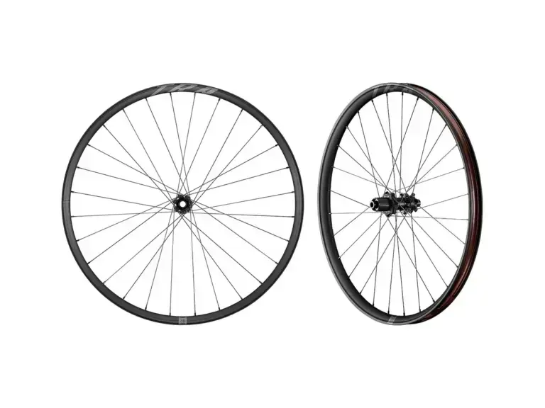 Ruota anteriore Giant TRA HD in due viste, immagine ufficiale Giant