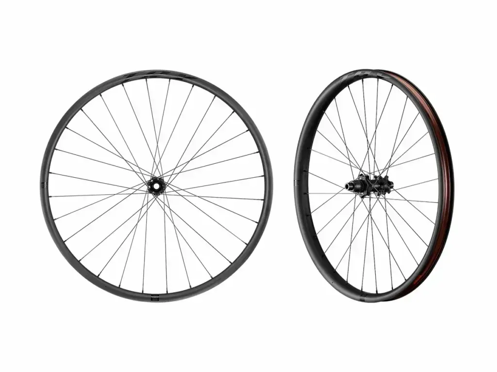 Ruota anteriore Giant TRX HD in due viste, immagine ufficiale Giant