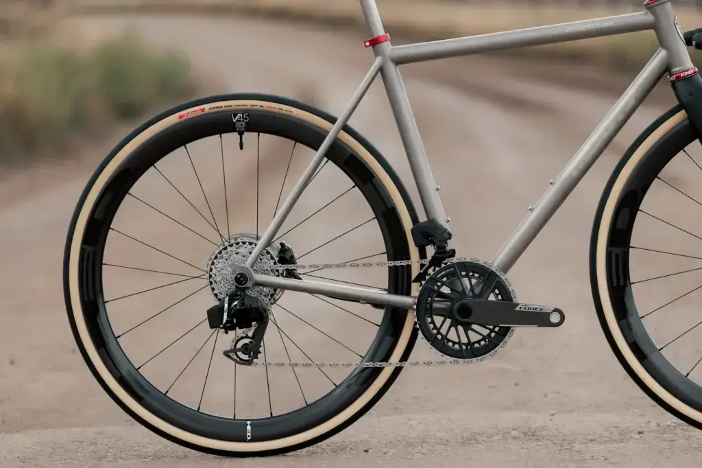 Moots County Line, dettaglio della trasmissione SRAM Force e del carro