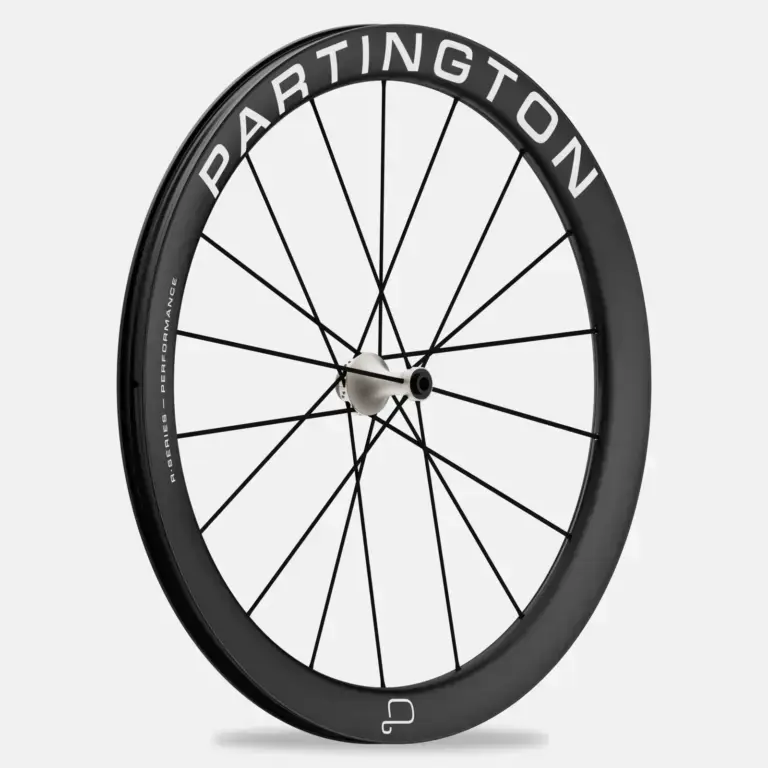 Ruota anteriore Partington R-Series Performance da 50 mm con mozzo argento e grafiche Strong White
