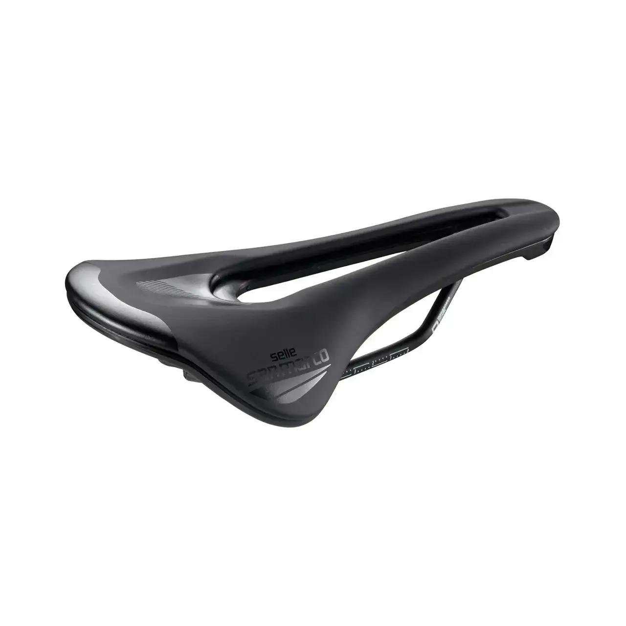 Shortfit 2.0 Dynamic Narrow S3 nel packshot ufficiale: non rappresenta una Wide o una versione OEM LOOK. Foto Selle San Marco.
