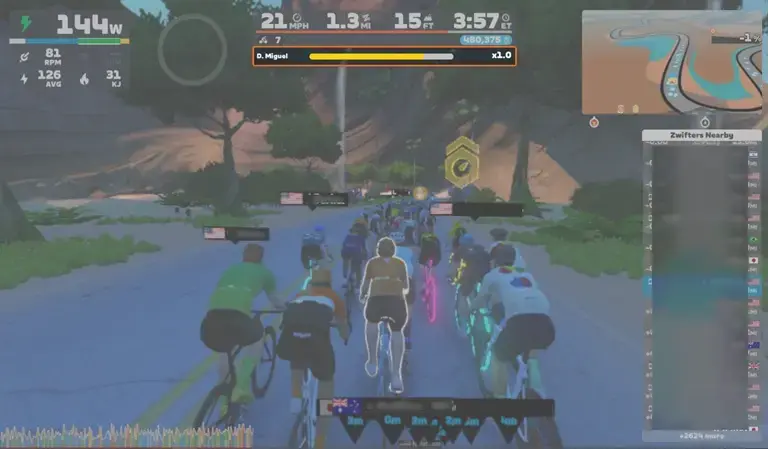 Schermata ufficiale Zwift con gruppo RoboPacer e moltiplicatore Drops x1 evidenziato